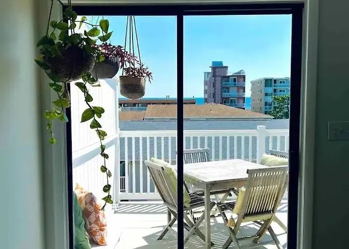 Bright And Airy Oceanside Apartment Ocean City